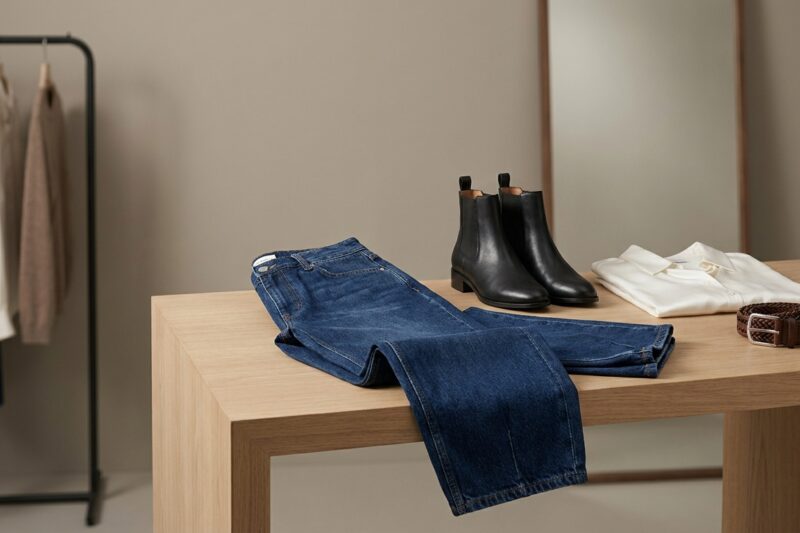 Jak stylizować barrel jeans, żeby dobrze wyglądały na sylwetce?
